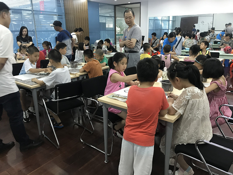 1531788691853576.jpg 2018.7.15小書小創(chuàng)客活動(dòng)(2)_副本.jpg